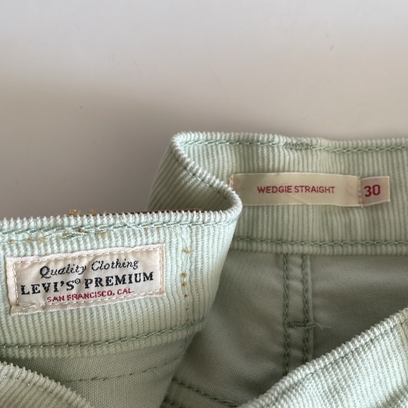 Levi’s Premium Wedgie Straight Corduroy Light Minty Green High Waist Pants sz 30 - Picture 4 of 9
